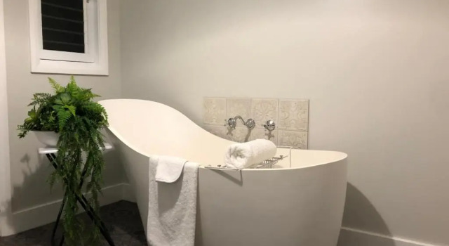 Коттедж с 3 комнатами The Rested Guest 3 Bedroom Cottage West Wyalong