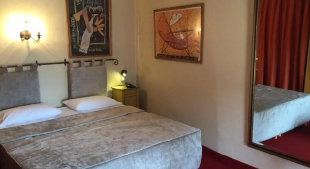 Hôtel Le Colbert, Забронировать Отель Авиньон ViaRhona