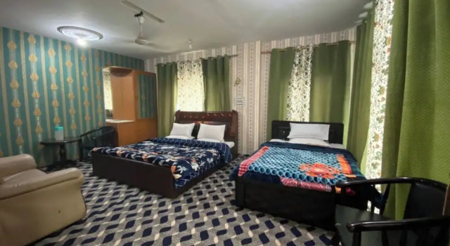 Номер Deluxe Goroomgo Ameera Srinagar