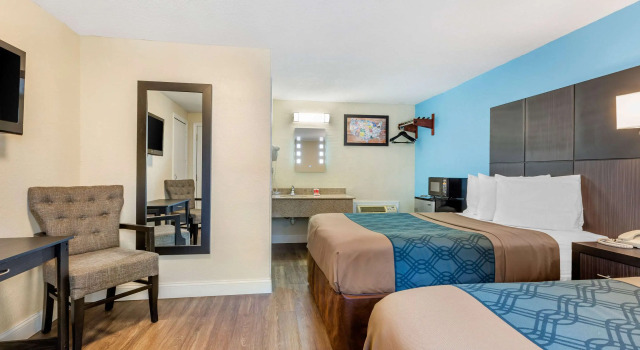 Четырёхместный номер Standard Econo Lodge West Yarmouth-Hyannis Cape Cod