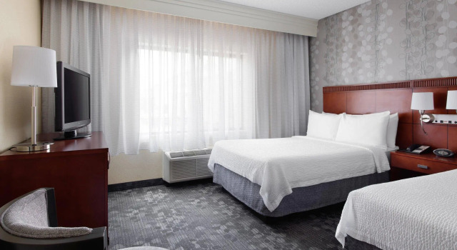 Vierer Suite Courtyard by Marriott Denver Central Park