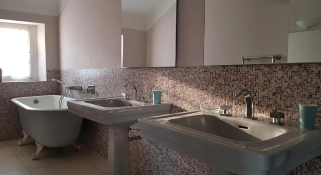 Коттедж с 5 комнатами Clos Mirabel Manor - B&B