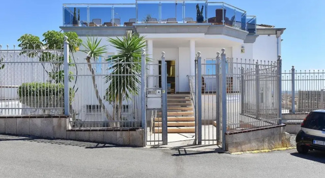 Belvilla by OYO Villa Doramas 12 pax, Забронировать Вилла Отели Паталавака 3 звезды, рядом с Playa de la Lajilla - Arguineguin, 3*