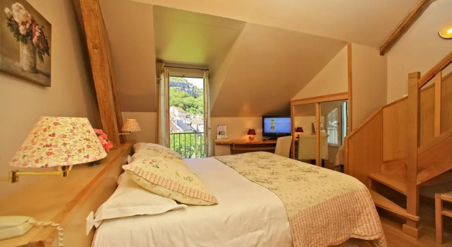 Четырёхместный семейный номер Standard Hotel Beau Site - Rocamadour