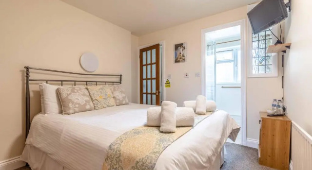 Central Windsor, 2 Bedroom 2 Bathroom, 5 Minutes To Castle