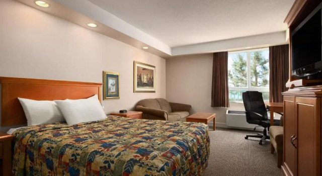 Двухместный номер Travelodge by Wyndham Spruce Grove
