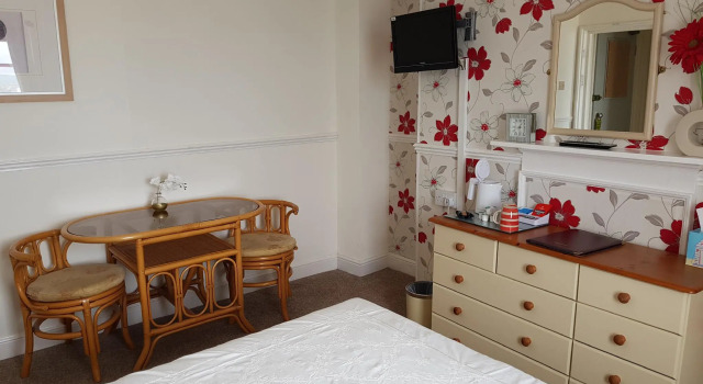 Beach View Guesthouse, Забронировать Отель Отели Уэймут с завтраком, рядом с Пляж Гринхилл, Завтраки