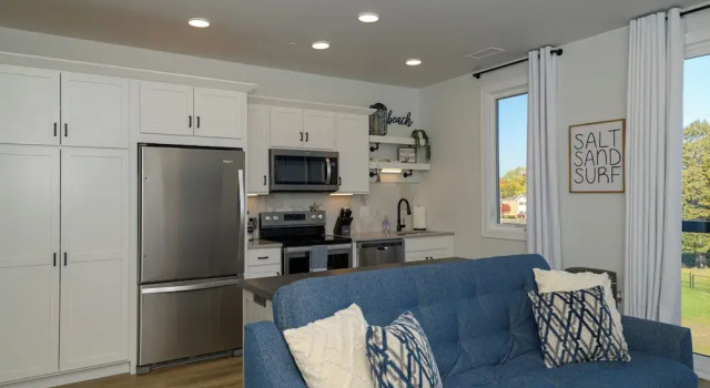 Апартаменты 1 Mi to Ski Area: Penthouse Condo in Traverse City
