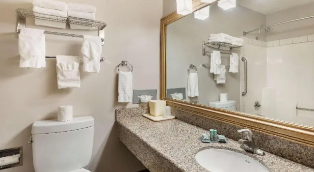 Четырёхместный номер Standard с балконом Best Western Indian Oak