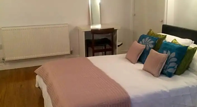 Апартаменты Admiral Hotel