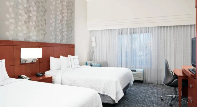 Четырёхместный номер Standard Courtyard by Marriott St. Augustine I-95