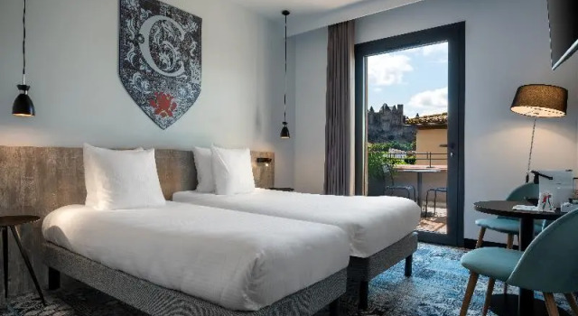 Трёхместный номер Deluxe с балконом SOWELL HOTELS Les Chevaliers