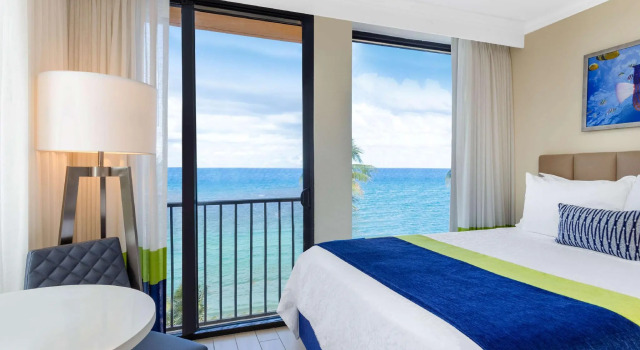 Четырёхместный номер Standard с видом на океан Wyndham Deerfield Beach Resort