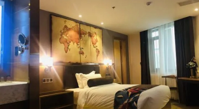 Люкс Comfort James Joyce Coffetel· Qingdao Licun Pedestrian Street Subway Station