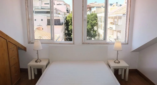 Quiet and Sunny central Lisbon apartment, Забронировать Апартаменты/квартира Апартаменты Лиссабона, рядом с Музей Carris, Апартаменты/квартира