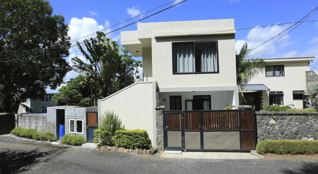 Studio with city view furnished terrace and wifi at Moka, Book Hotel Hotels in Central Mauritius with Parking, Parking