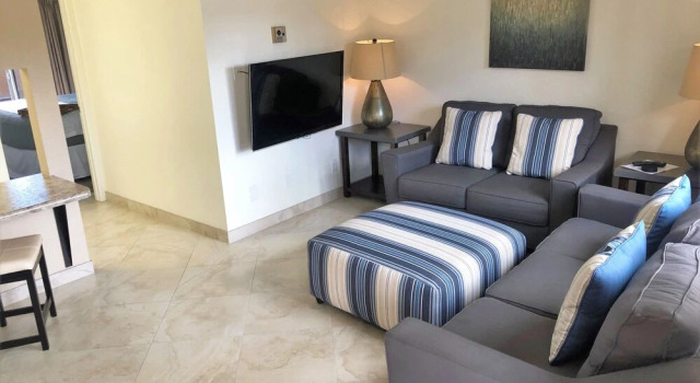 201 Fully Furnished with WiFi by RedAwning, Забронировать Апартаменты/квартира Апартаменты Пруда в Темпе, рядом с Vista Del Camino Park, Апартаменты/квартира