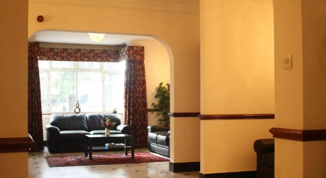 Kings Paget Hotel