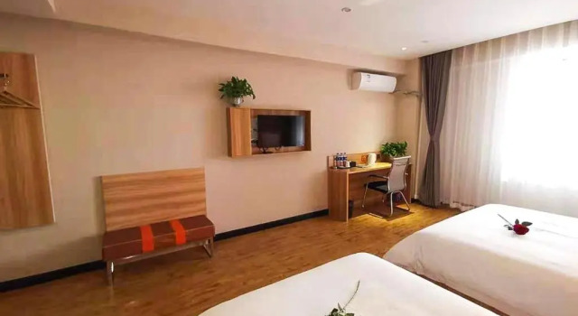 Номер Standard 7Days Premium Chengde University City High Speed Rail Station Branch