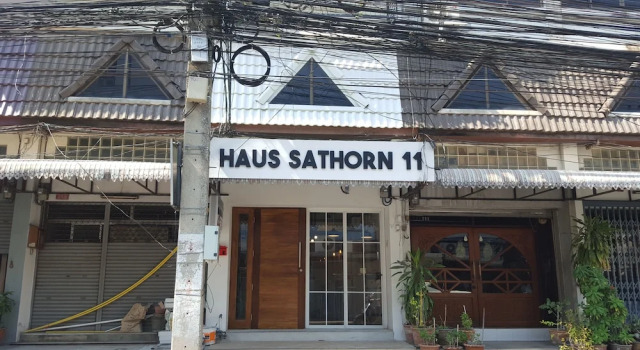 Haus Sathorn 11 Bed & Breakfast