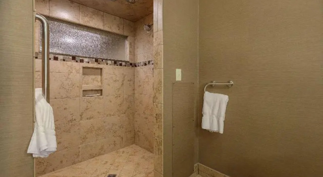 Люкс Standard Comfort Suites Green Bay West