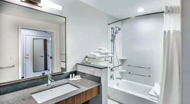 Четырёхместный люкс Fairfield Inn & Suites Houston Memorial City Area