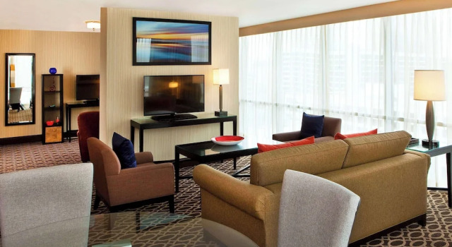 Двухместный люкс Executive Courtland Grand Hotel, Trademark Collection by Wyndham former Sheraton Atlanta