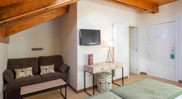 Трёхместный номер Standard Hotel & Spa Real Jaca