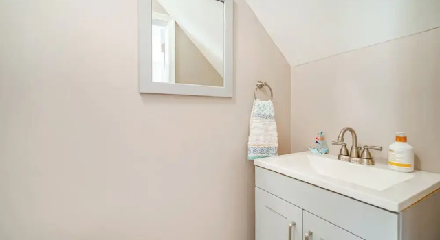 Апартаменты Bright Brigantine Townhome: Steps to Beach Access!