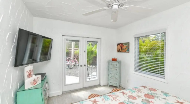 Вилла Deluxe Crescent Beach Villas By Beachside Management