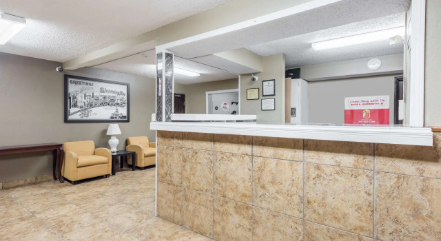 Super 8 by Wyndham Bloomington Normal, Book Inn Normal Illinois