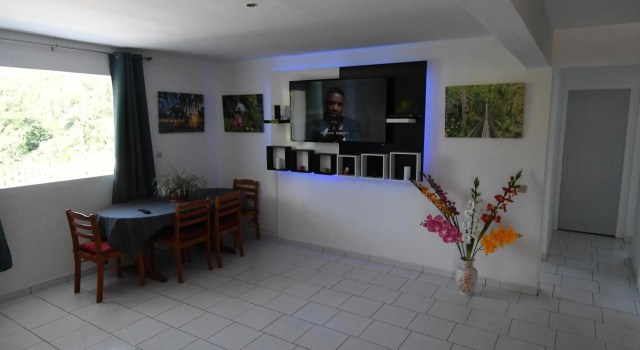 Chez Tatie-Clo, Varaa Hotelli Le Moule Grande-Terre