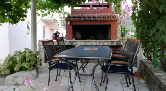 Апартаменты Fei Fei Apartments