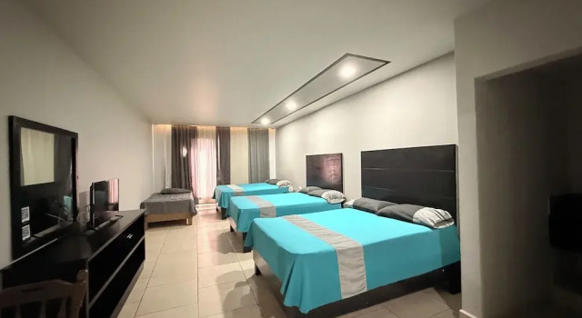 Четырёхместный номер Standard Hotel Nieto Express