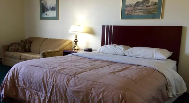 Standard Double room Colonial Inn
