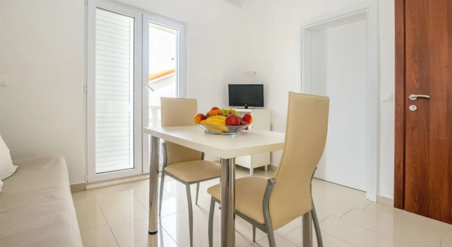 Apartments and Room Maestral