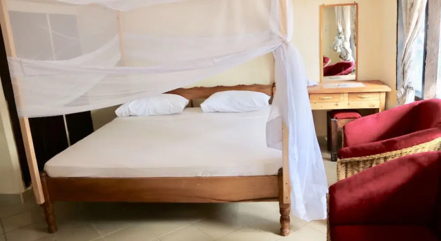 Room-a Wonderful Beach Property in Diani, Book Vacation Home Hotels in Coast Region with Parking, Parking
