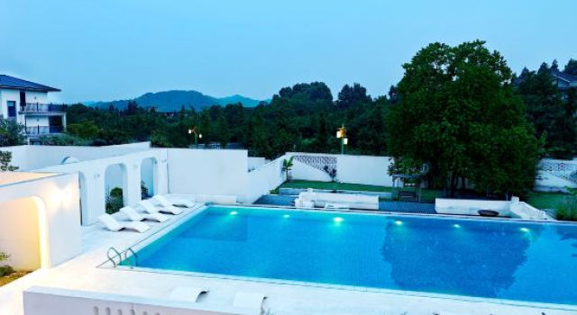 Moganshan Jiuzhu Hot Spring Light Luxury Beauty Hotel, Book Hotel Huzhou 