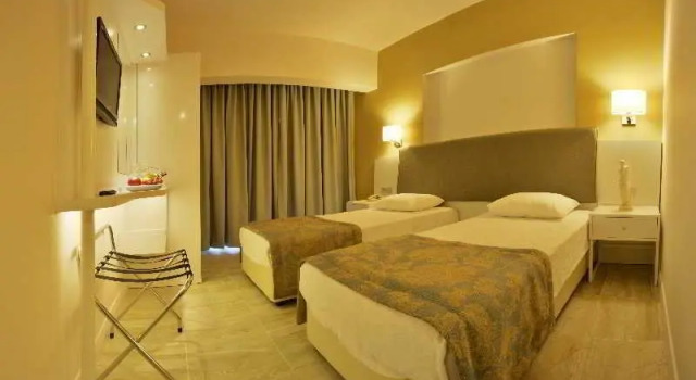 Двухместный номер Standard с балконом Maris Beach Hotel
