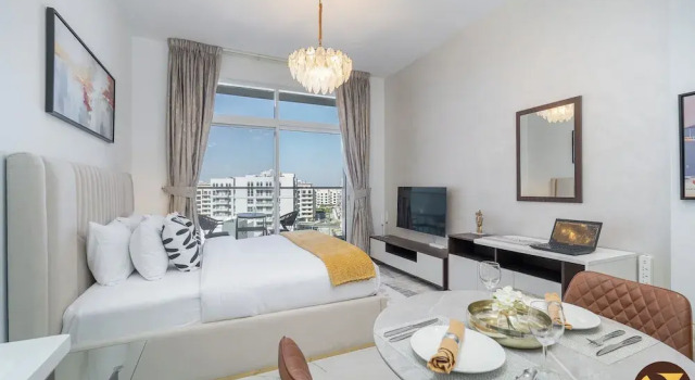 Студия Luxury с видом на бассейн Vogue | Jewelz Residence Arjan near Miracle Garden