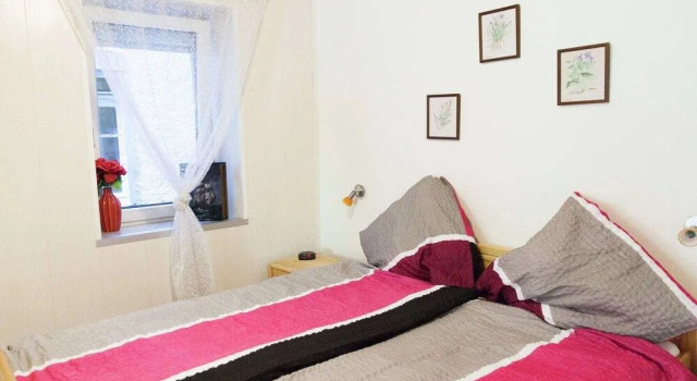 Spacious Holiday Home in Briedel Near River Mosel, Забронировать Дом для отпуска Отели Хунсрюк с парковкой, Парковка