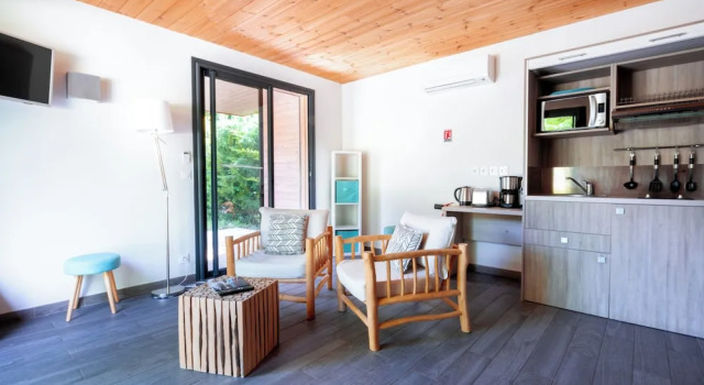Номер Standard Hôtel & SPA Ventoux Provence "Domaine des Tilleuls"