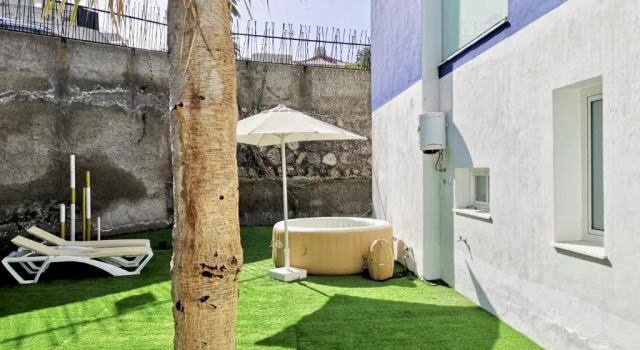 Апартаменты The Blue Corner Apartments