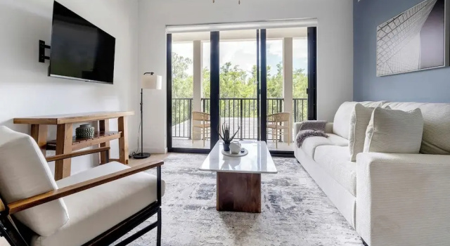 Двухместные апартаменты с 2 комнатами Landing Fort Myers Near Highland Pines