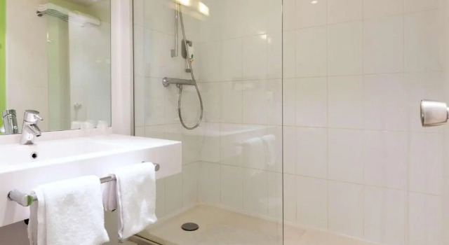 Четырёхместный номер Standard ibis Styles Angoulême Nord - hôtel restaurant
