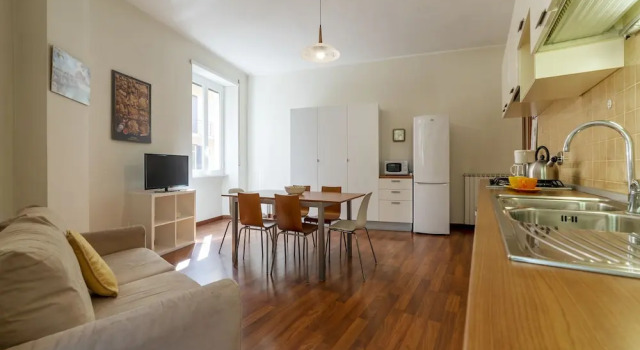 Апартаменты с 4 комнатами с балконом Piazza Re di Roma Apartment
