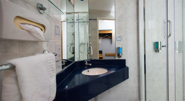 Двухместный номер Standard Holiday Inn Express Swansea East by IHG