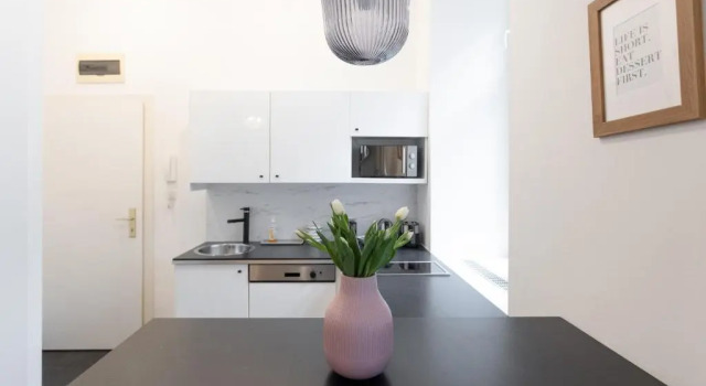 Апартаменты Apartment with balcony - trendy neighborhood