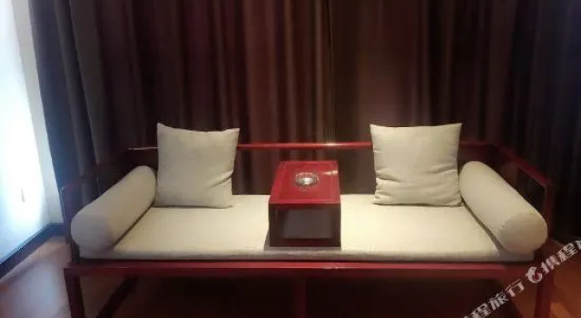 Vision Hotel (Zhijiang Qixing Square), Varaa Hotelli Yichang Hubei