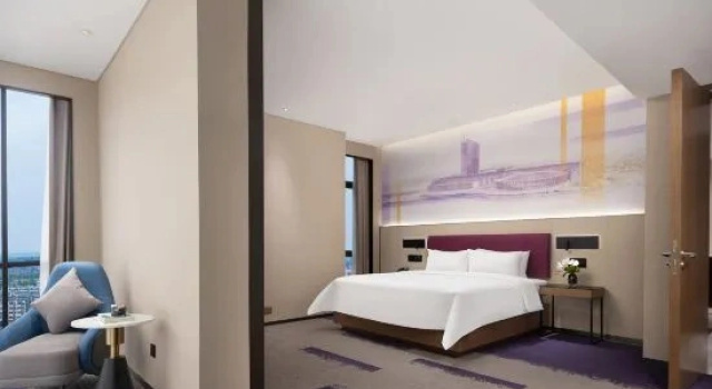 Одноместный люкс Business Hampton by Hilton Yancheng Sheyang